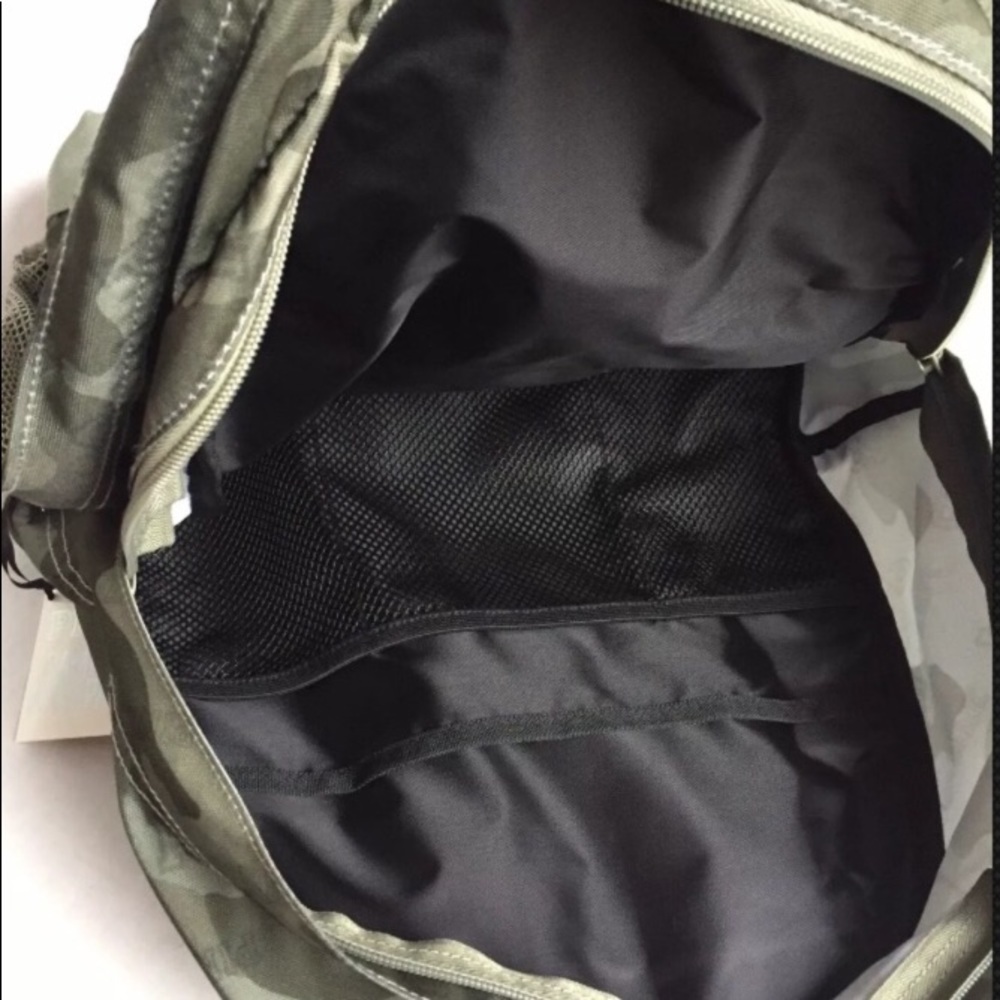 Pink by Victoria Secret Campus Backpack Camo NWT - Picture 6 of 7